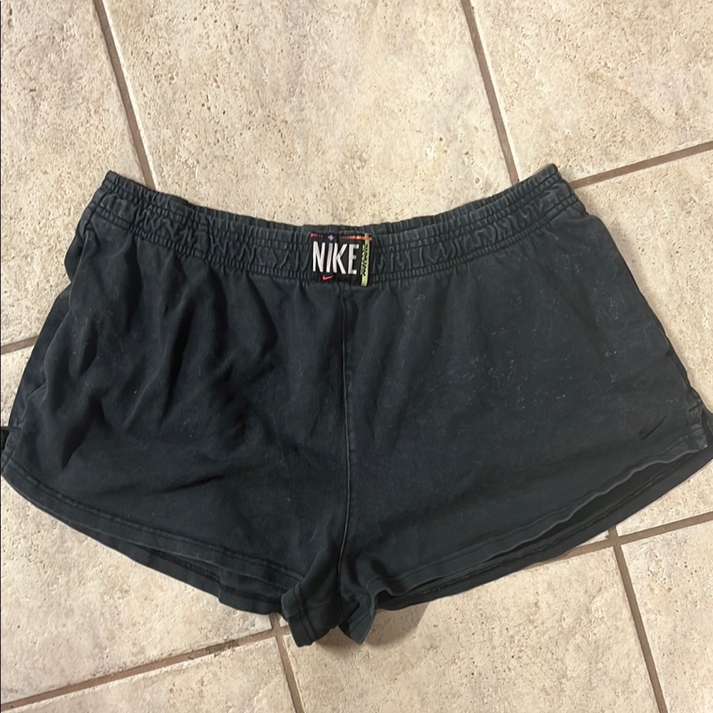 Nike Black Athletic Shorts Lightweight Moisture-Wicking